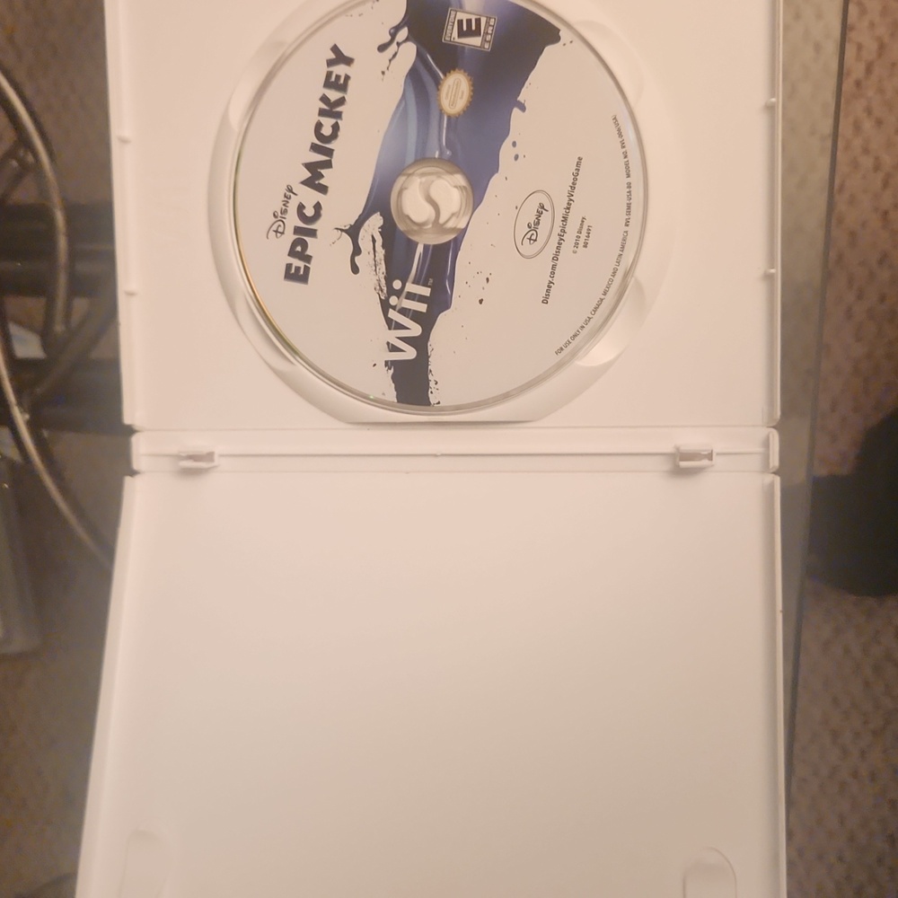 Epic Mickey - Picture 2 of 4